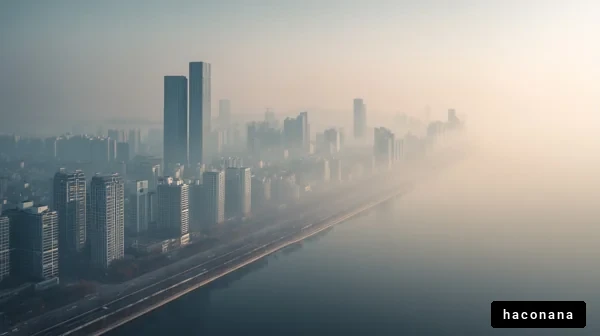 霧に包まれた都市の風景