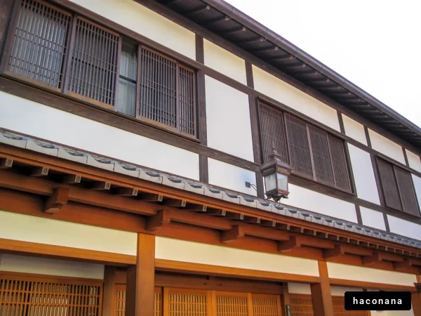 伝統的な日本家屋の外観