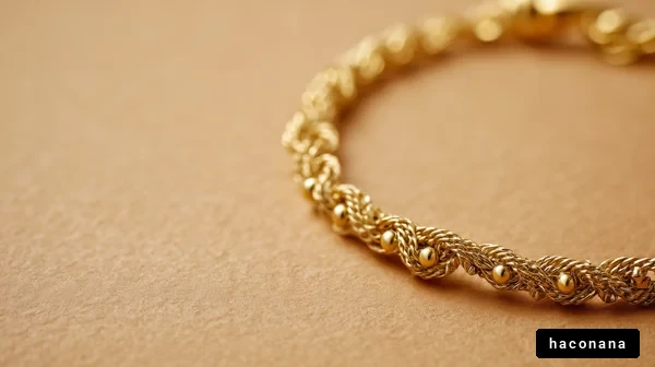 美しい金色のブレスレット