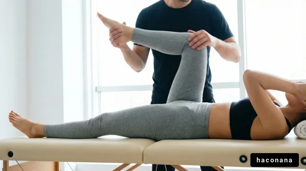 ストレッチを受ける女性