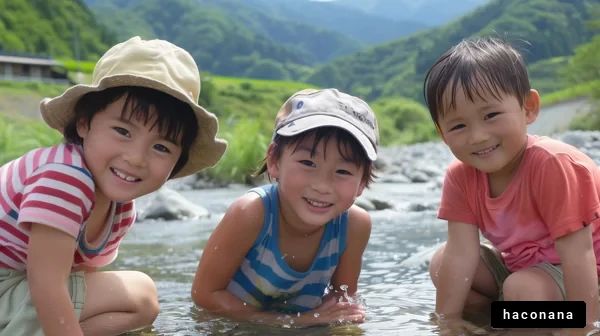 川で遊ぶ子供たちの笑顔