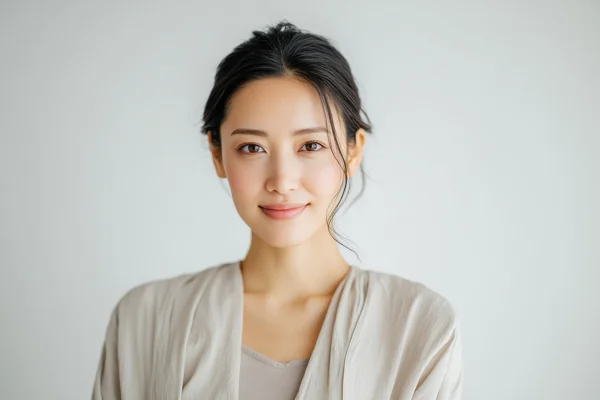 清潔感ある若い女性のポートレート